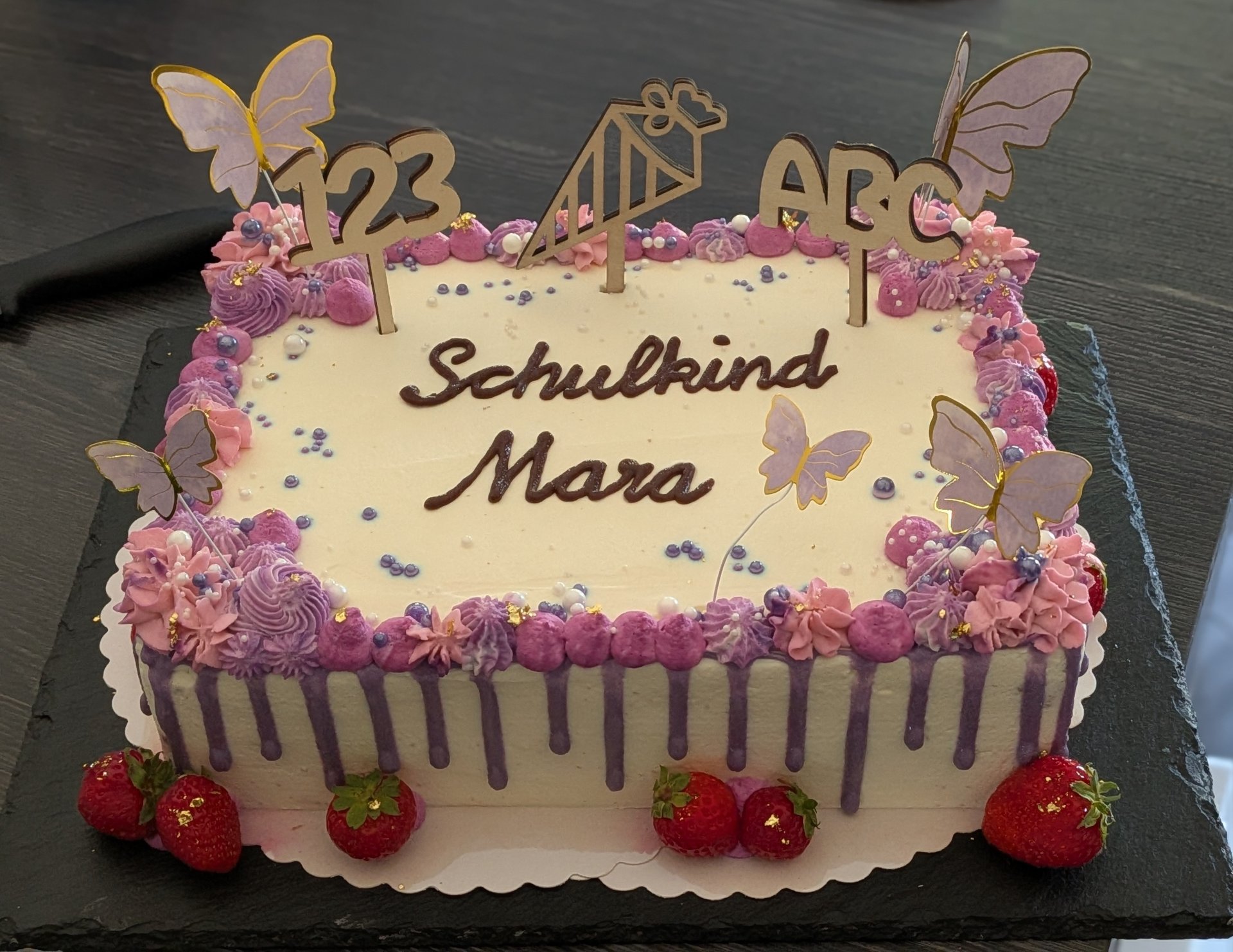 Schuleintrittstorte lila Schmetterlinge